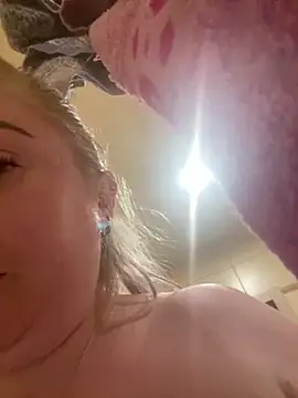 Snapshot of BrigitDani_ chatting on 02-06-25, 01:43 BrigitDani online show from 02-06-25, 01:43