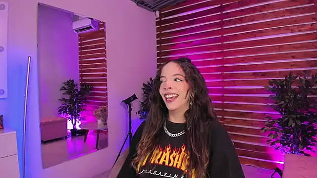 Sapphire Venuss online show from 11-29-25, 12:57