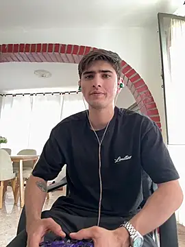 Snapshot of PhilipRich chatting on 07-17-26, 04:56 PhilipRich online show from 07-17-26, 04:56