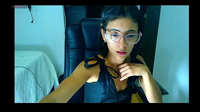 Snapshot of thedianakaro chatting on 01-14-26, 03:01 thedianakaro online show from 01-14-26, 03:01