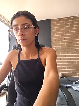 Snapshot of thedianakaro chatting on 02-05-26, 02:33 thedianakaro online show from 02-05-26, 02:33