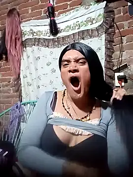 yovana13 online show from 09-29-25, 12:43