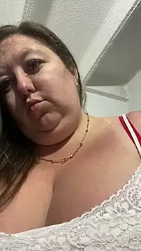 Chloee ep online show from 10-26-25, 03:56