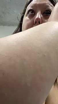 Chloee ep online show from 04-19-26, 04:34