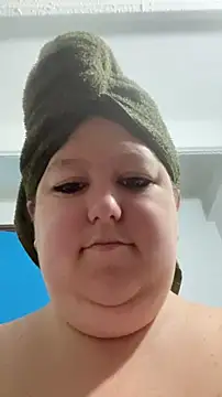 Snapshot of Chloee_ep chatting on 06-14-26, 03:08 Chloee ep online show from 06-14-26, 03:08
