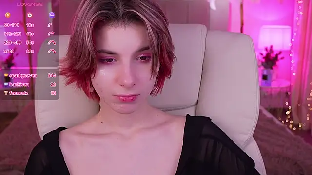 Snapshot of HaylaAmber chatting on 12-24-24, 05:27 HaylaAmber online show from 12-24-24, 05:27