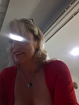 Snapshot of almaluna7 chatting on 05-14-26, 11:11 almaluna7 online show from 05-14-26, 11:11