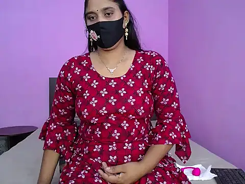 Hot Maleka online show from 10-17-25, 02:52