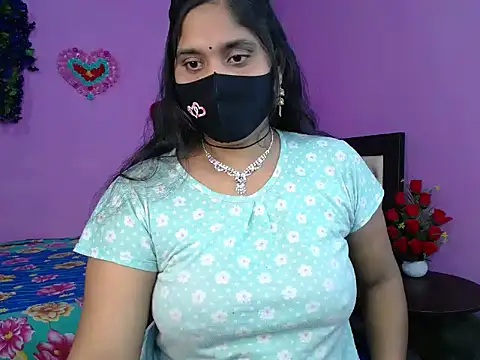 Hot Maleka online show from 03-24-26, 04:45