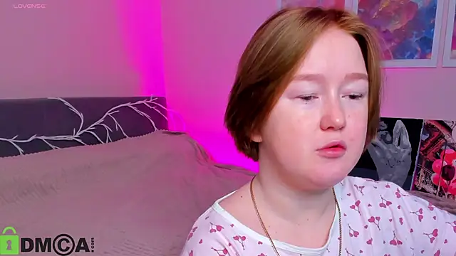 Sara Robinson online show from 10-23-25, 02:22