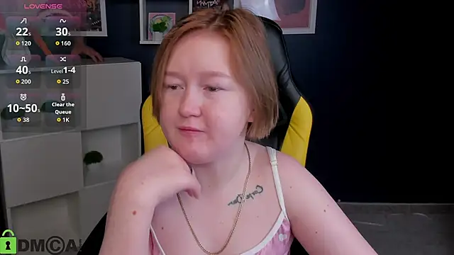 Sara Robinson online show from 11-08-25, 03:07