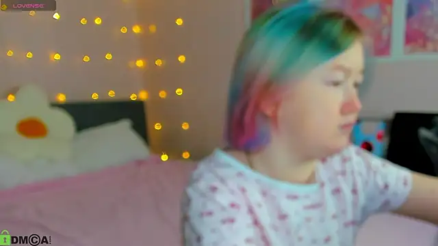 Snapshot of Sara_Robinson chatting on 01-19-26, 02:59 Sara Robinson online show from 01-19-26, 02:59