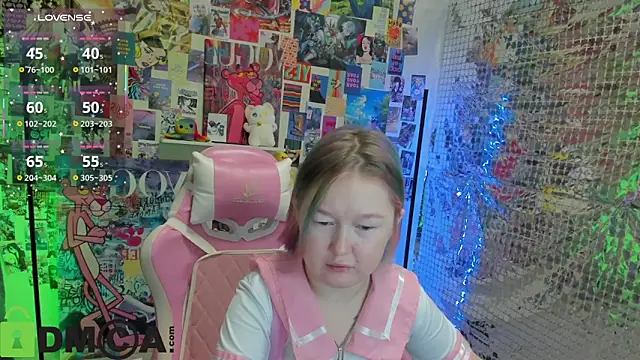 Snapshot of Sara_Robinson chatting on 02-05-26, 02:05 Sara Robinson online show from 02-05-26, 02:05