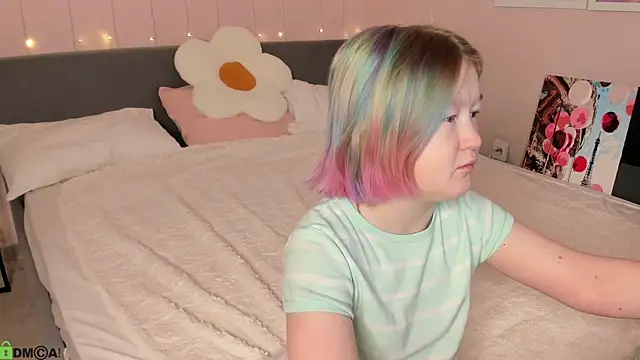 Snapshot of Sara_Robinson chatting on 02-06-26, 02:38 Sara Robinson online show from 02-06-26, 02:38