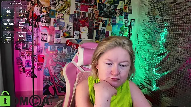 Snapshot of Sara_Robinson chatting on 02-27-26, 02:44 Sara Robinson online show from 02-27-26, 02:44