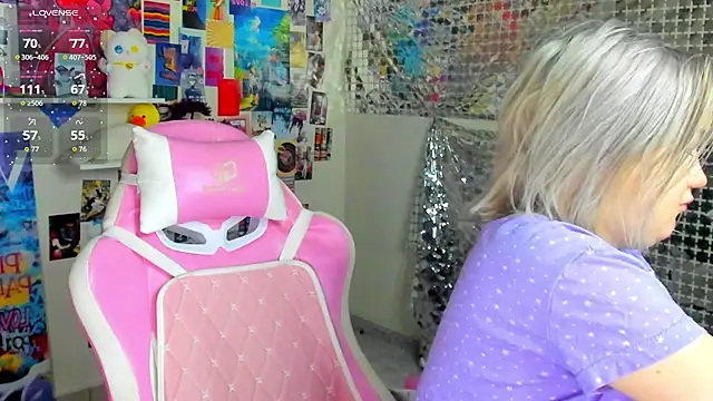 Sara Robinson online show from 04-04-26, 02:54