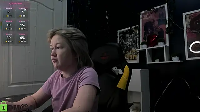 Snapshot of Sara_Robinson chatting on 05-14-26, 03:02 Sara Robinson online show from 05-14-26, 03:02