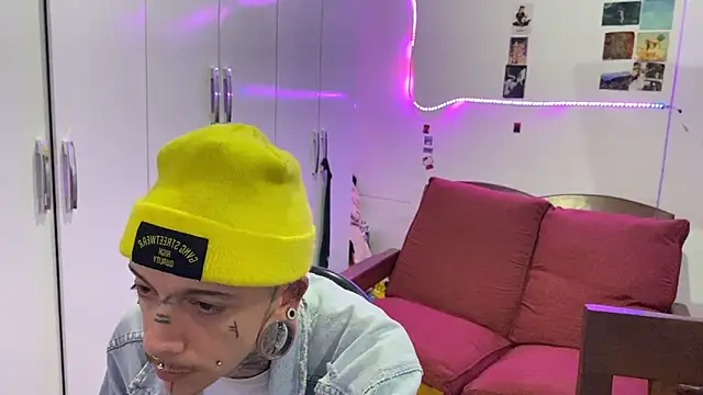 Seebohm1111 online show from 11-02-25, 02:03