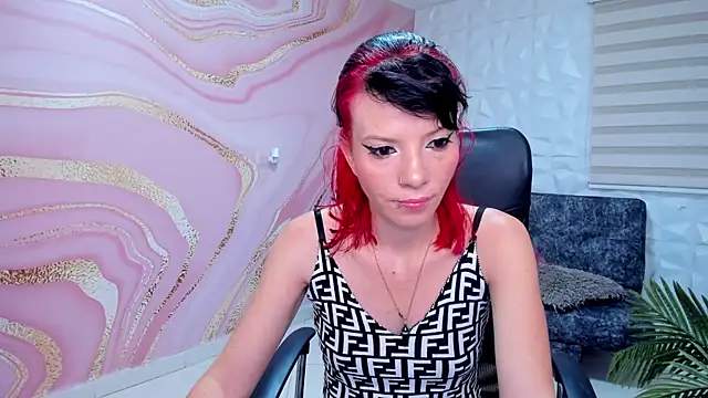 Snapshot of DanaaRey chatting on 02-28-25, 11:36 DanaaRey online show from 02-28-25, 11:36