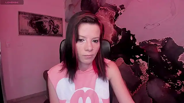 Snapshot of DanaaRey chatting on 03-13-25, 10:57 DanaaRey online show from 03-13-25, 10:57