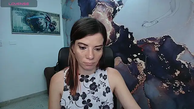 Snapshot of DanaaRey chatting on 09-19-25, 11:33 DanaaRey online show from 09-19-25, 11:33