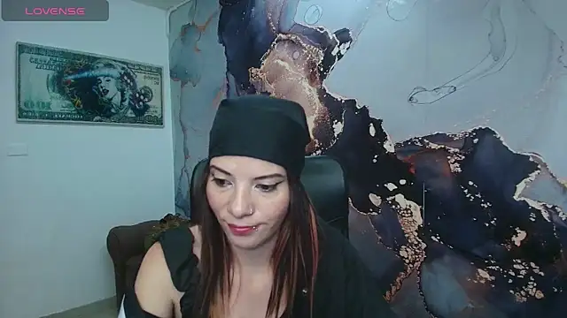 Snapshot of DanaaRey chatting on 10-06-25, 04:26 DanaaRey online show from 10-06-25, 04:26