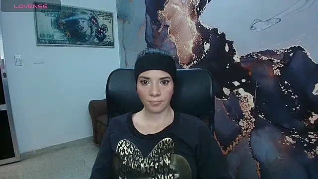 Snapshot of DanaaRey chatting on 10-10-25, 04:17 DanaaRey online show from 10-10-25, 04:17