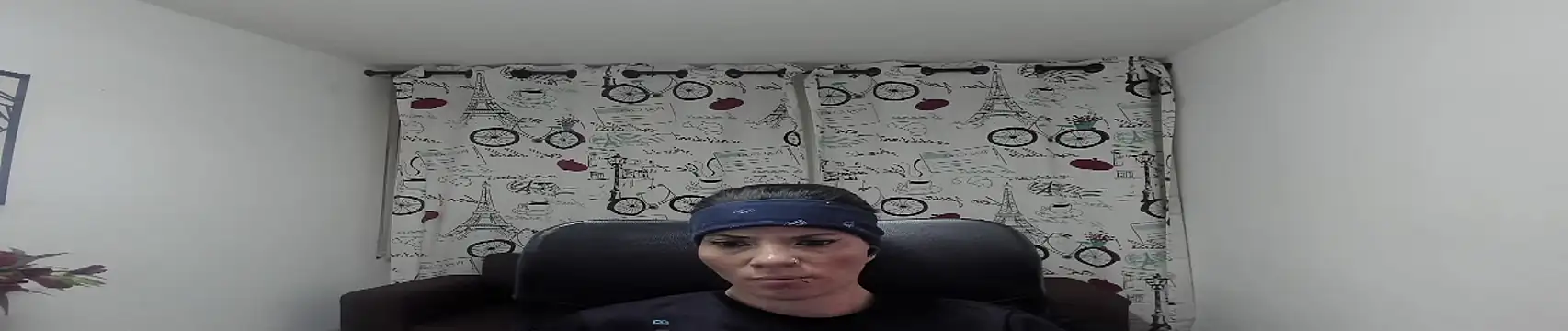 Snapshot of DanaaRey chatting on 10-16-25, 05:25 DanaaRey online show from 10-16-25, 05:25