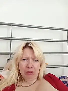 Snapshot of Lauri_scherri chatting on 06-07-26, 12:20 Lauri scherri online show from 06-07-26, 12:20