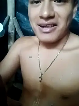 Snapshot of Huebolocko chatting on 02-19-25, 05:38 Huebolocko online show from 02-19-25, 05:38