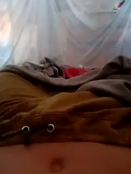 Snapshot of Huebolocko chatting on 09-29-25, 03:06 Huebolocko online show from 09-29-25, 03:06