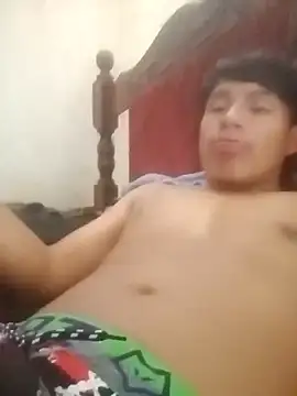 Snapshot of Huebolocko chatting on 10-18-25, 05:35 Huebolocko online show from 10-18-25, 05:35