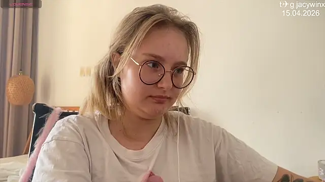 JacyWinslat online show from 04-15-26, 09:16