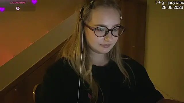 Snapshot of JacyWinslat chatting on 06-28-26, 03:07 JacyWinslat online show from 06-28-26, 03:07
