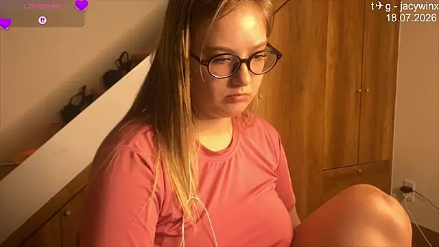 Snapshot of JacyWinslat chatting on 07-18-26, 06:56 JacyWinslat online show from 07-18-26, 06:56