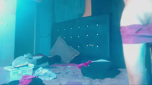 DOMINANTE KLOE  online show from 12-26-24, 05:47