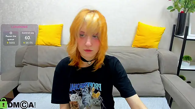 Snapshot of Little_Chips chatting on 09-22-25, 03:03 Little Chips online show from 09-22-25, 03:03