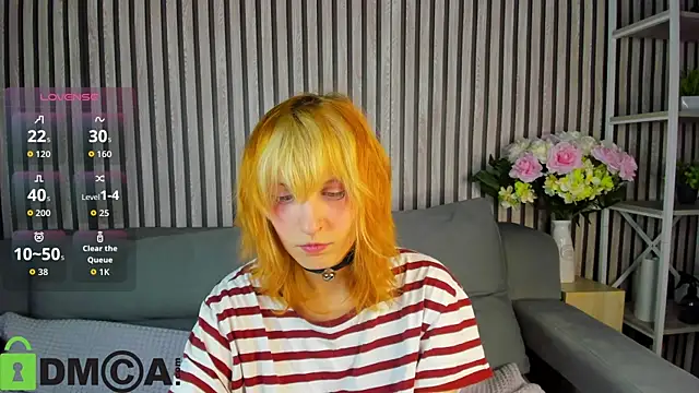 Snapshot of Little_Chips chatting on 10-15-25, 05:02 Little Chips online show from 10-15-25, 05:02