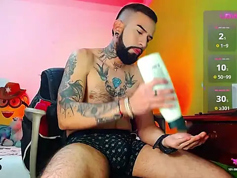 Snapshot of Diilanhott chatting on 12-18-24, 10:13 Diilanhott online show from 12-18-24, 10:13