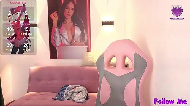 vittorialombardi   online show from 10-28-25, 07:12