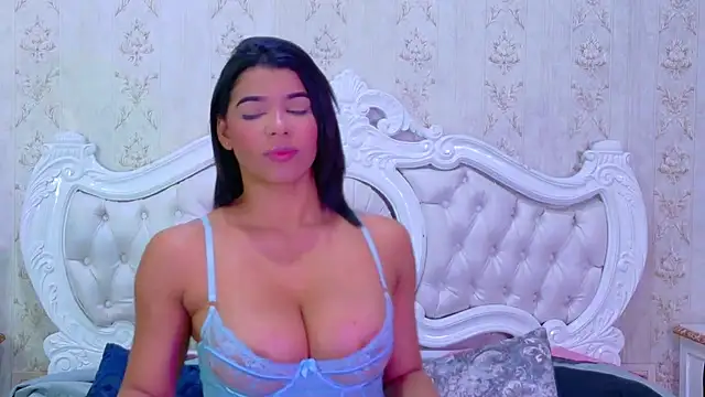 TiaraRosse online show from 10-18-25, 05:14