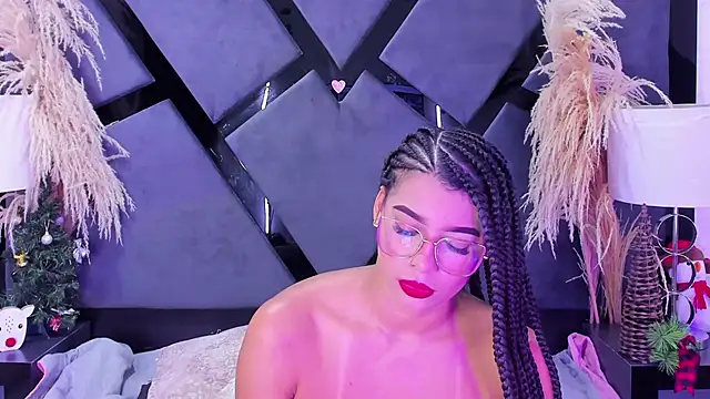 TiaraRosse online show from 12-18-25, 05:24