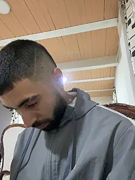 Snapshot of macg96 chatting on 12-22-25, 05:15 macg96 online show from 12-22-25, 05:15