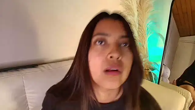 Snapshot of Rebeca_Williams_ chatting on 02-05-25, 05:30 Rebeca Williams online show from 02-05-25, 05:30