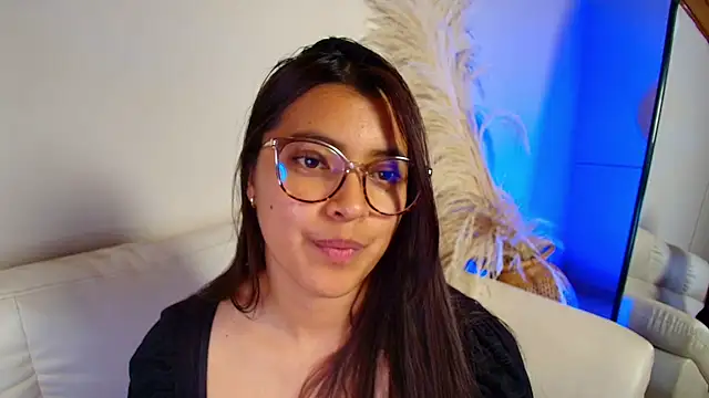Snapshot of Rebeca_Williams_ chatting on 02-06-25, 05:14 Rebeca Williams online show from 02-06-25, 05:14