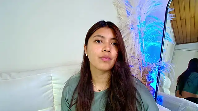 Snapshot of Rebeca_Williams_ chatting on 02-18-25, 08:47 Rebeca Williams online show from 02-18-25, 08:47