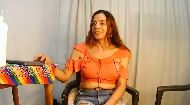 Snapshot of Oh_Tique chatting on 01-24-25, 04:37 Oh Tique online show from 01-24-25, 04:37