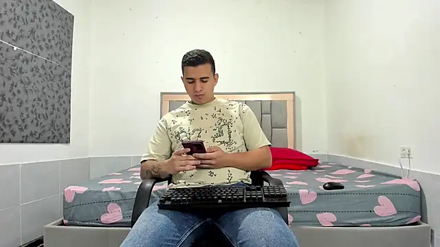 simookeler online show from 11-30-25, 03:54