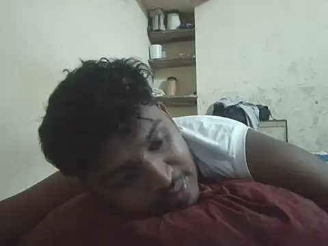 Snapshot of heartless__95 chatting on 06-17-26, 08:39 heartless 95 online show from 06-17-26, 08:39