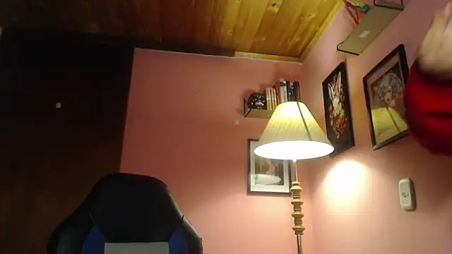 Snapshot of bunnyemilyrose36 chatting on 02-12-25, 08:06 bunnyemilyrose36 online show from 02-12-25, 08:06